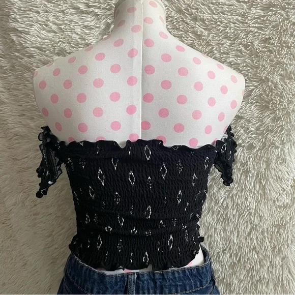 Off‎ Shoulder Ruched top - Picture 2 of 4